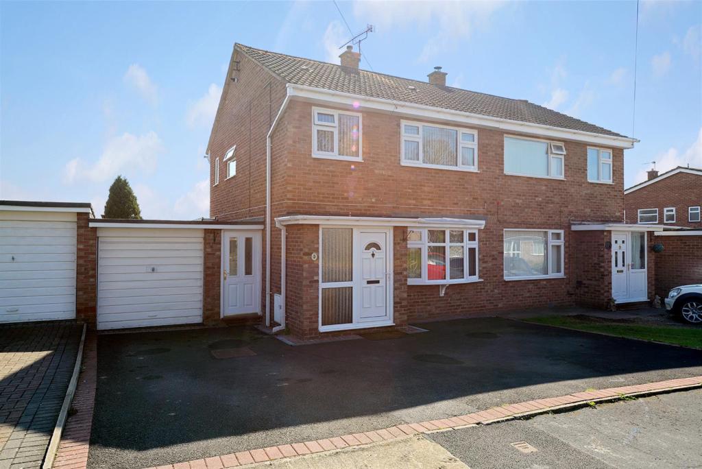 Buy or rent a property | Pinewood Close, Shrewsbury SY1 3SF