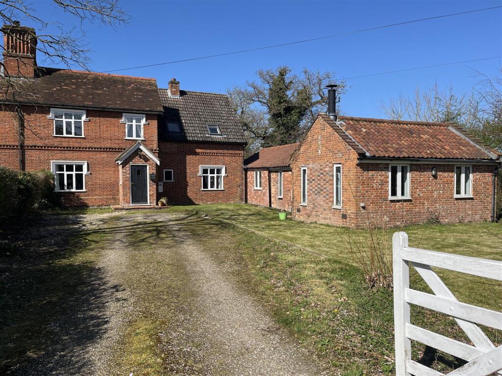 Buy or rent a property | Low Road, Norwich NR9 4AP