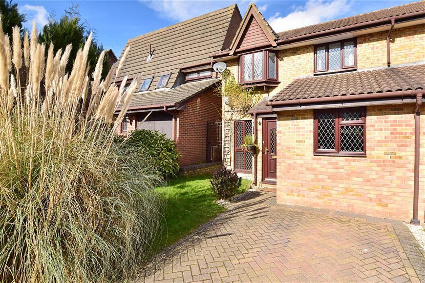 Buy or rent a property | Mistletoe Close, Croydon CR0 8YE