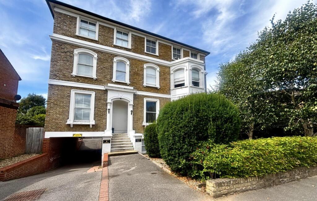 Buy or rent a property | Berrylands, Surbiton KT5 8JE
