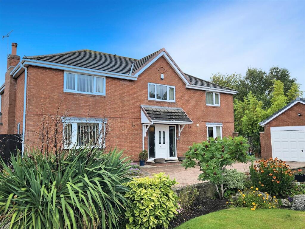 Buy or rent a property | Highgate Place, Lytham St. Annes FY8 4QJ