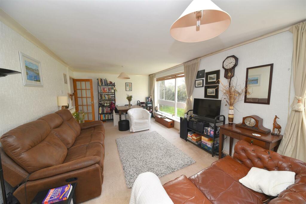 Buy or rent a property | Oak Hill Drive, Birmingham B15 3UG