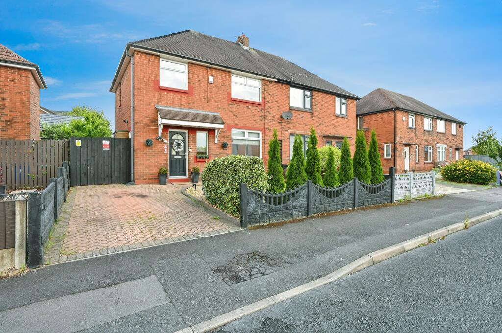 Buy or rent a property | Cotswold Avenue, Wigan WN5 8JZ
