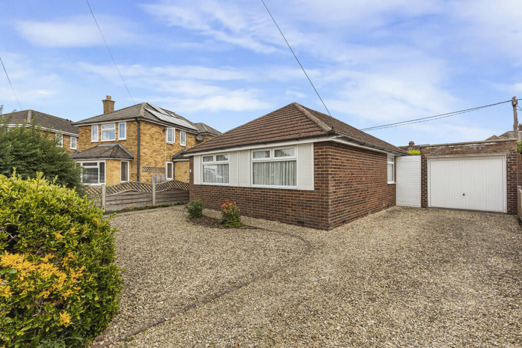 Buy or rent a property | Aysgarth Road, Kidlington OX5 1ND