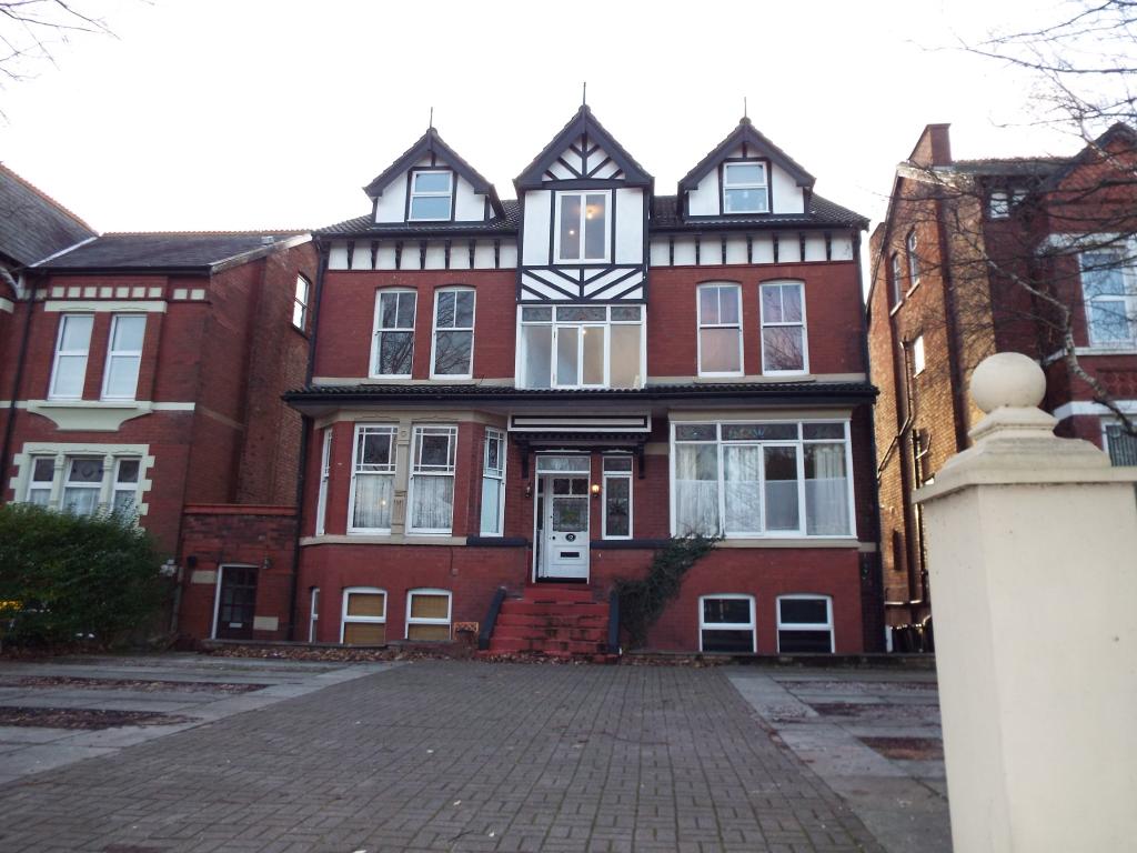 Buy or rent a property | Albany Road, Southport PR9 0JF