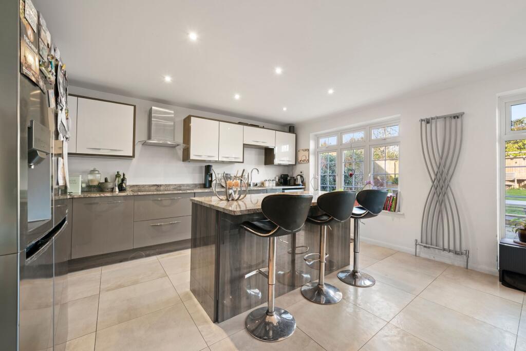 Buy or rent a property | Grafton Close, Worcester Park KT4 7JY