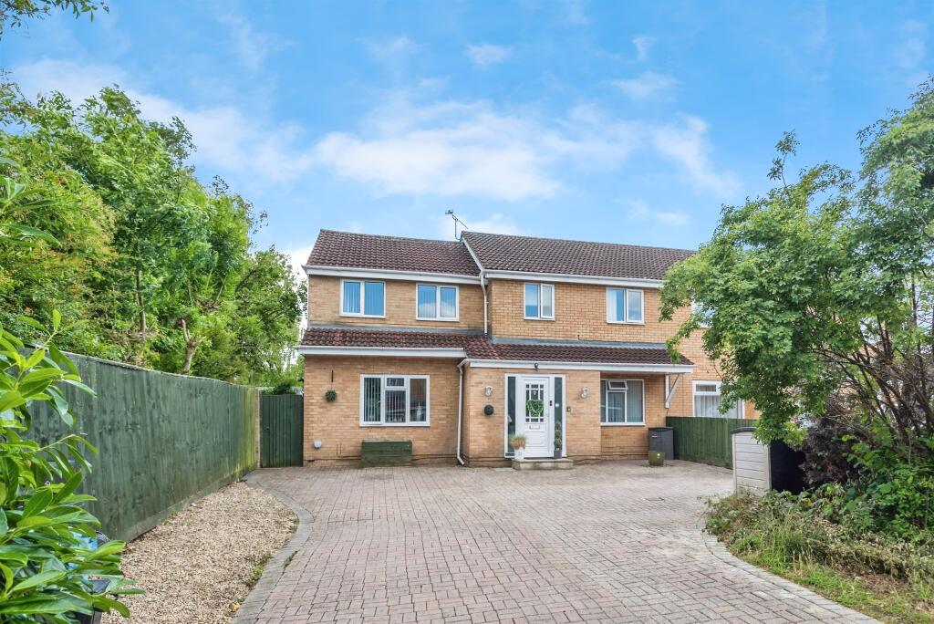 Buy or rent a property | Barrowby Gate, Swindon SN3 4UH