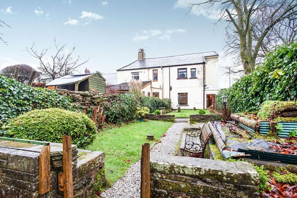 Buy or rent a property | Pole Lane, Darwen BB3 3LD