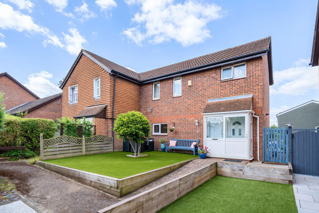 Buy or rent a property | The Spinney, Swanley BR8 7YA