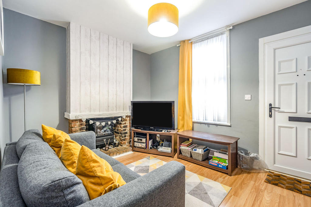 Buy or rent a property | Grange Hill, Chatham ME5 7AH