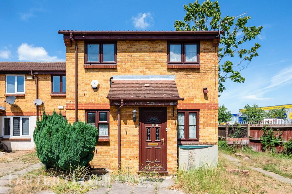 Buy or rent a property | Spring Grove, Mitcham CR4 2NP