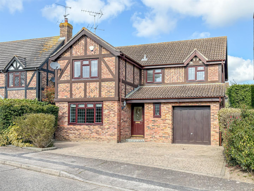 Buy or rent a property | Spencers, Hockley SS5 4LW