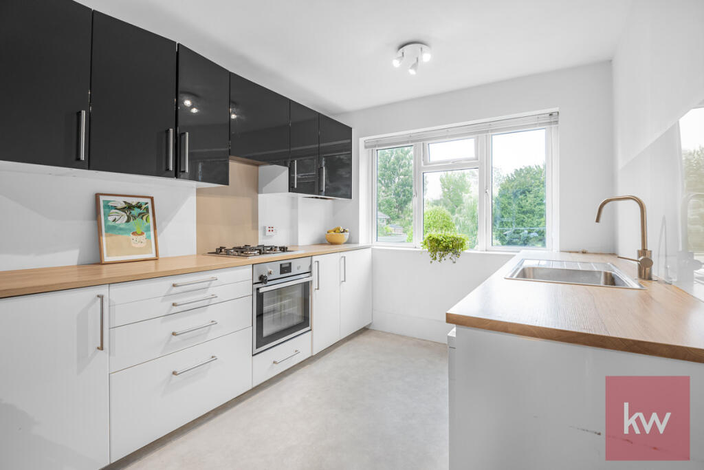 Buy or rent a property | Ray Park Avenue, Maidenhead SL6 8DY