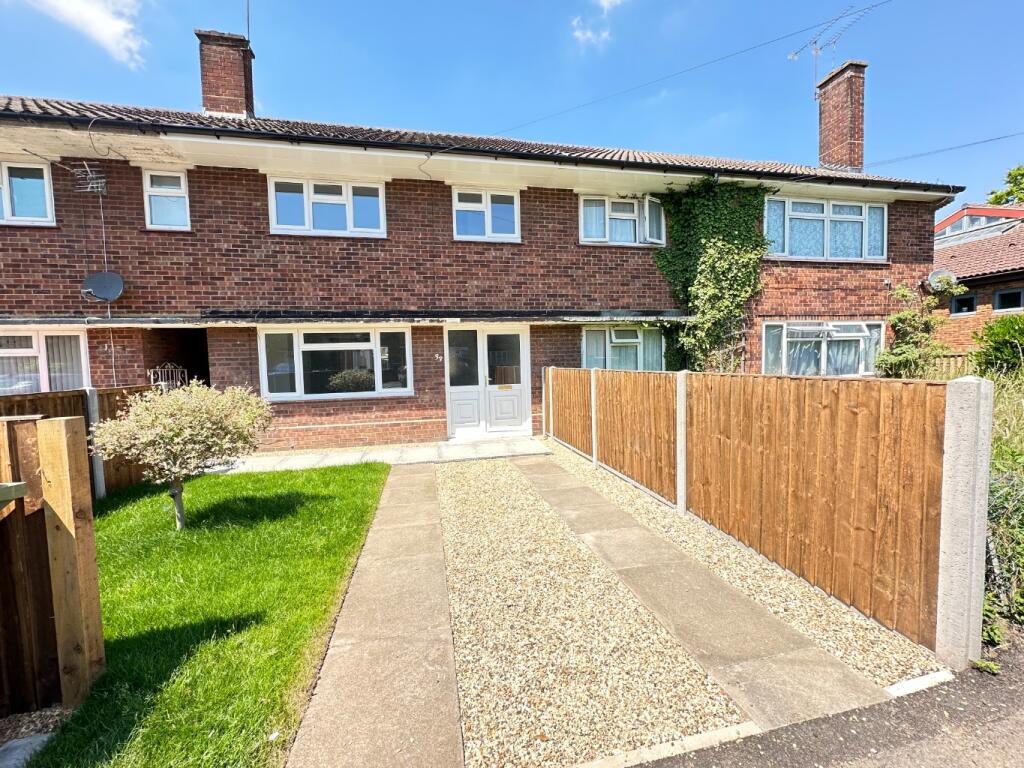 Buy or rent a property | Oakwood Avenue, Dunstable LU5 4AR