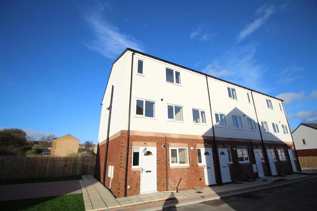 Buy or rent a property | Eaglesfield Drive, Bradford BD6 2PY