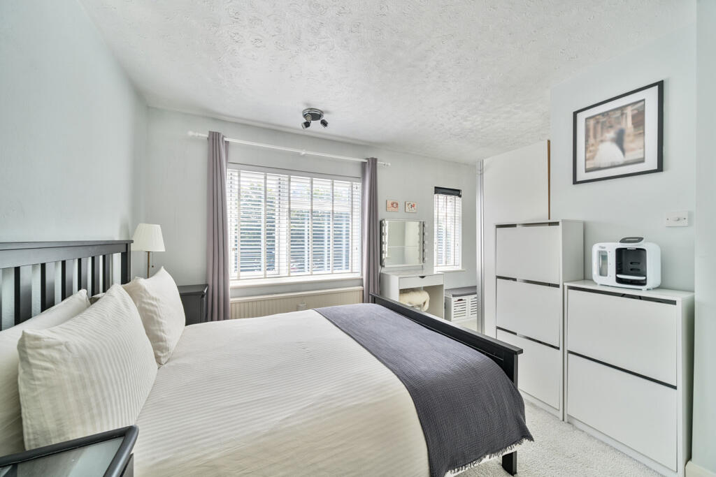 Buy or rent a property | Royal Lane, Uxbridge UB8 3QT