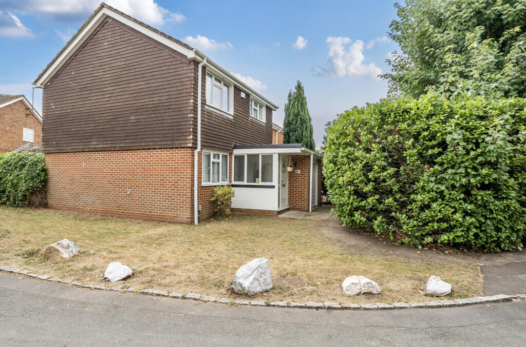Buy or rent a property | Whitton Close, Reading RG6 3UQ