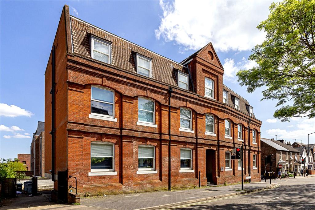 Buy or rent a property | Upper Marlborough Road, St. Albans AL1 3UR