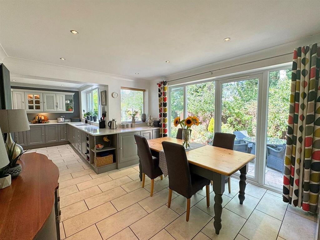 Buy or rent a property | Mill Hill, Lincoln LN2 2PE