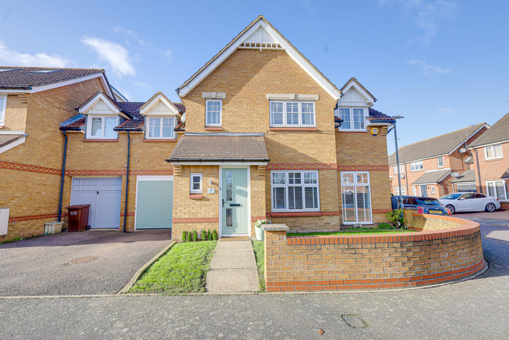 Buy or rent a property | Romsey Close, Benfleet SS7 5UB