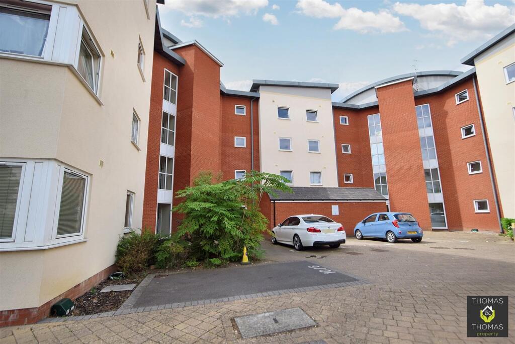 Buy or rent a property | Suffolk Drive, Gloucester GL1 2AF