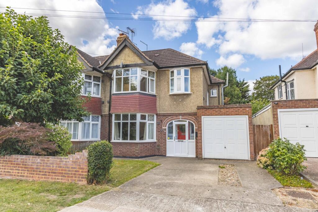 Buy or rent a property | Montrose Avenue, Slough SL3 9NJ