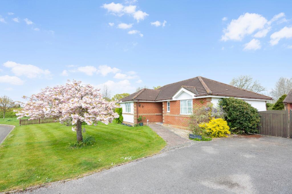 Buy or rent a property | Swallowfields, Gillingham SP8 4US