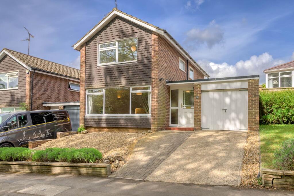Buy or rent a property | Widmore Lane, Reading RG4 9RR