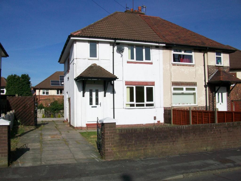 Buy or rent a property | Wood Grove, Stockport SK6 1QY