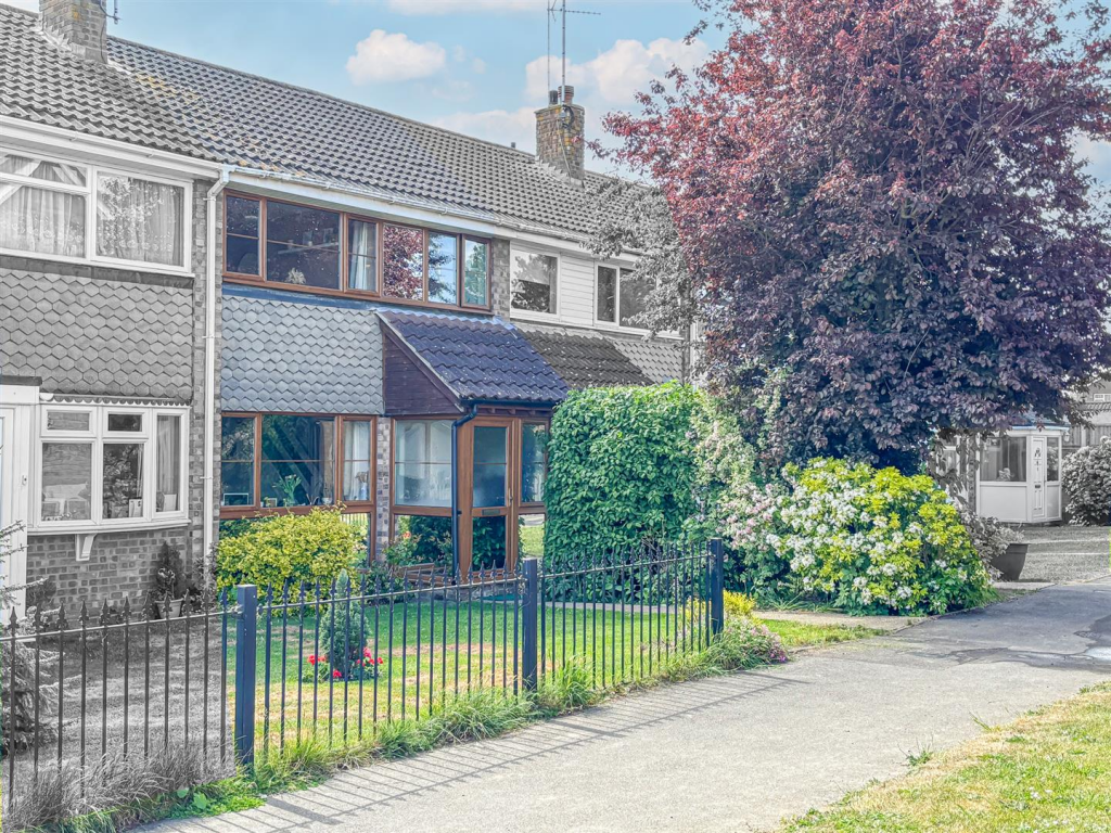 Buy or rent a property | Bramfield Road East, Rayleigh SS6 8RG