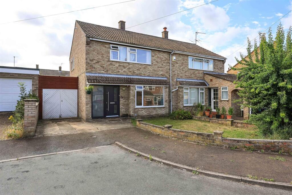 Buy or rent a property | Crowthorne Close, Cambridge CB1 9LZ