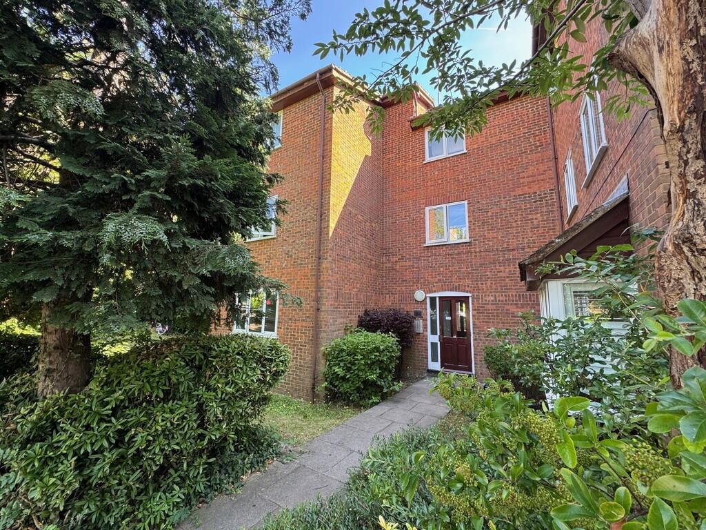 Buy or rent a property | Greenway Close, London N11 3NS