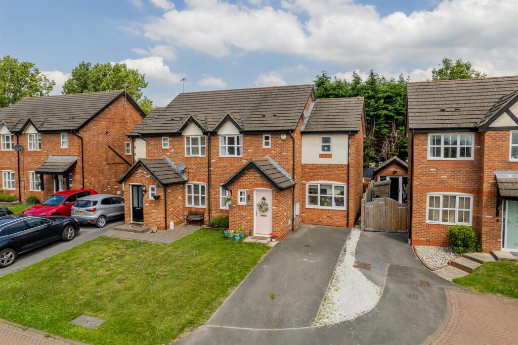 Buy or rent a property | Delamere Close, Northwich CW8 4SE