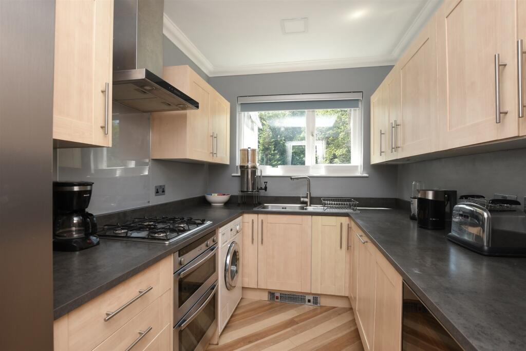 Buy or rent a property | Portley Wood Road, Whyteleafe CR3 0BQ