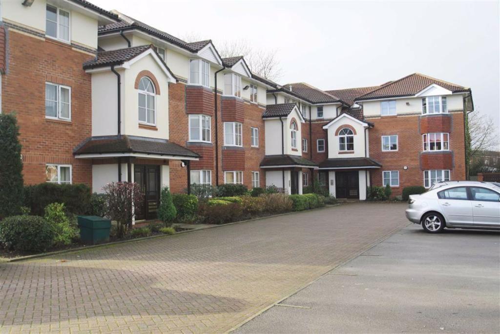 Buy or rent a property | Chamberlain Drive, Wilmslow SK9 2SN