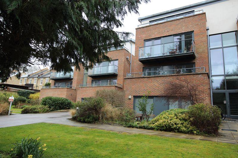 Buy or rent a property | VALLEY ROAD, Kenley CR8 5DG