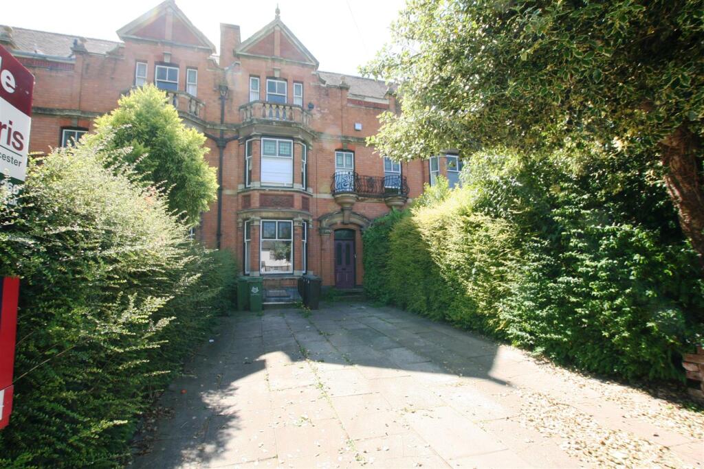 Buy or rent a property | Battenhall Road, Worcester WR5 2BL