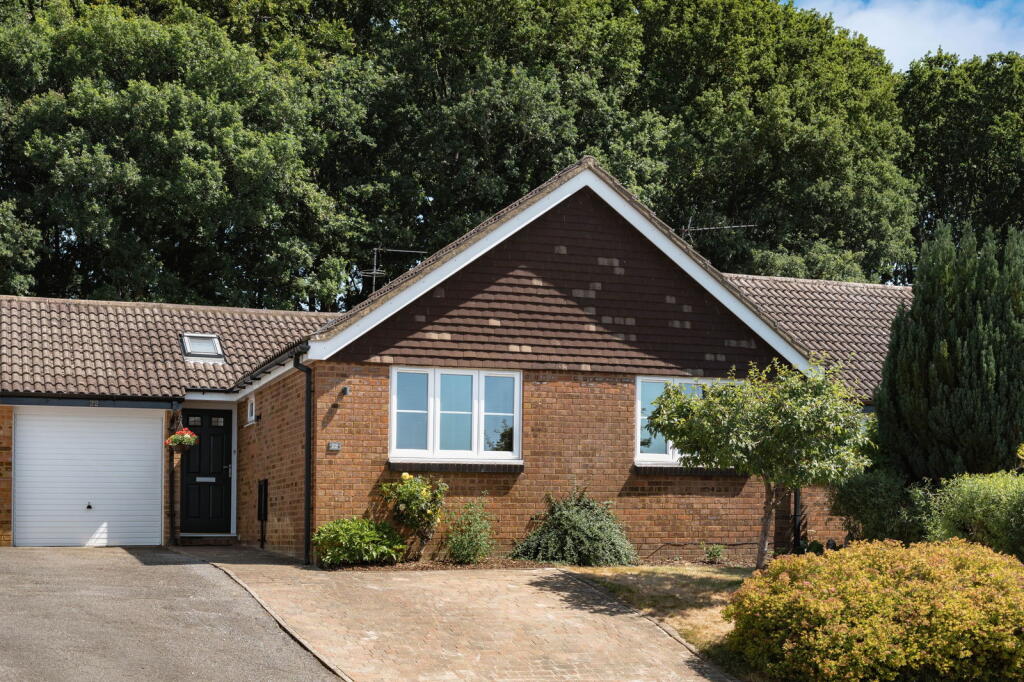 Buy or rent a property | Hill View, Berkhamsted HP4 1SA