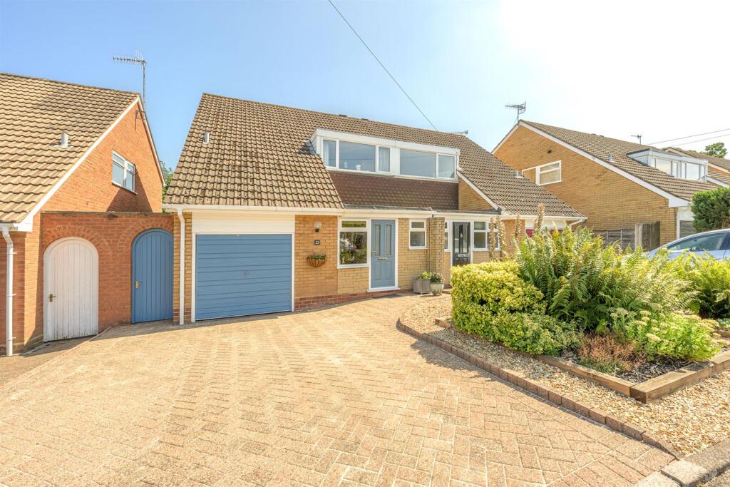 Buy or rent a property | Harvine Walk, Stourbridge DY8 3BQ