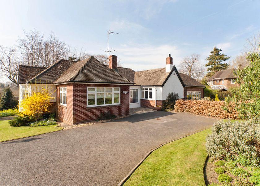 Buy or rent a property | Coulsdon Court Road, Coulsdon CR5 2LL