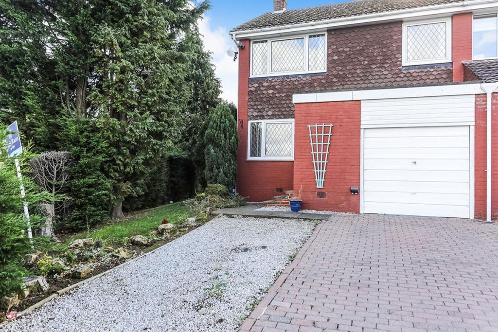 Buy or rent a property | St. James Avenue, Sheffield S25 5DR