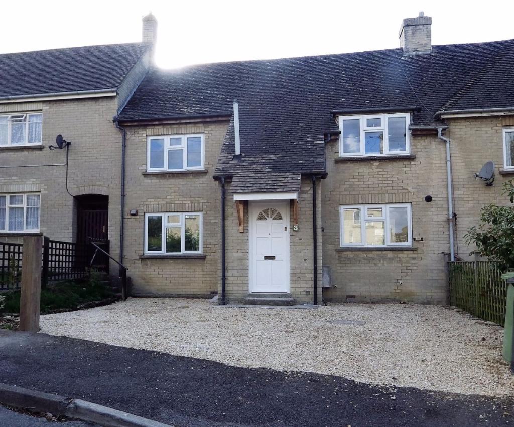 Buy or rent a property | Ermin Place, Cirencester GL7 1NZ