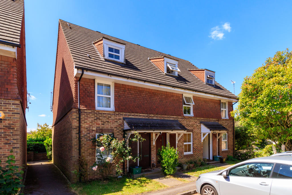 Buy or rent a property | Windmill Rise, Kingston Upon Thames KT2 7TU