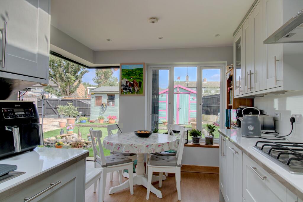 Buy or rent a property | Pollards Oak Road, Oxted RH8 0JL