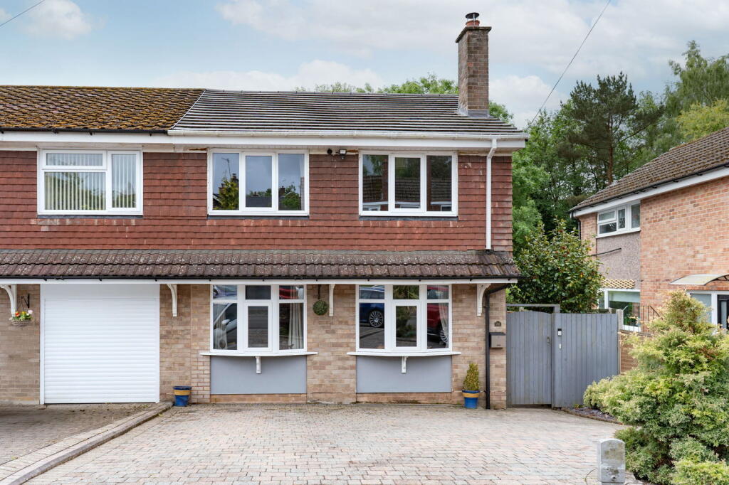 Buy or rent a property | Ashmead Rise, Birmingham B45 8AE