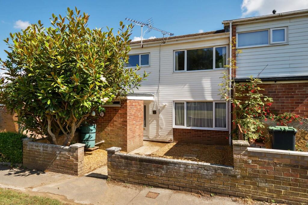 Buy or rent a property | Hemsley Walk, Waterlooville PO8 8JW