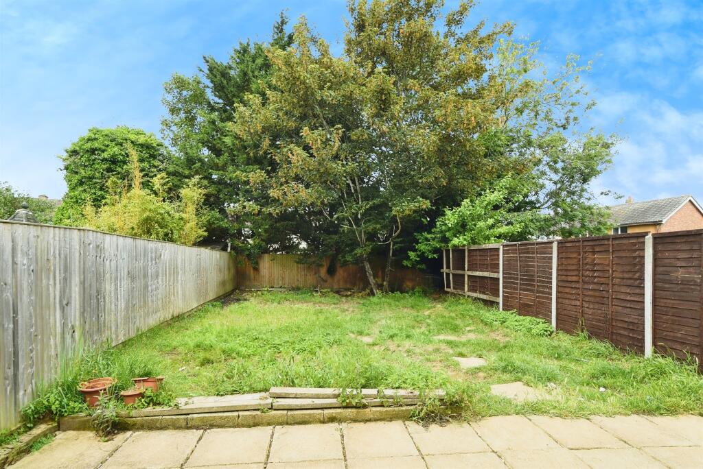 Buy or rent a property | Axbridge Close, Swindon SN3 2NB