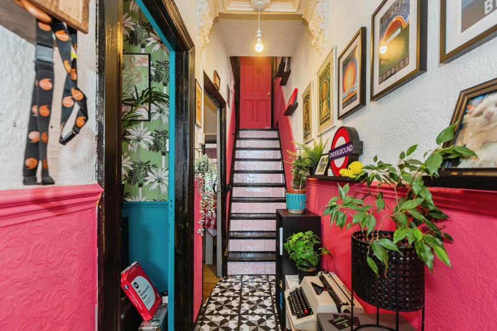 Buy or rent a property | Cambridge Street, Swansea SA2 0NB