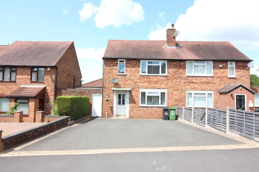 Buy or rent a property | Greenfields Road, Kingswinford DY6 8EW
