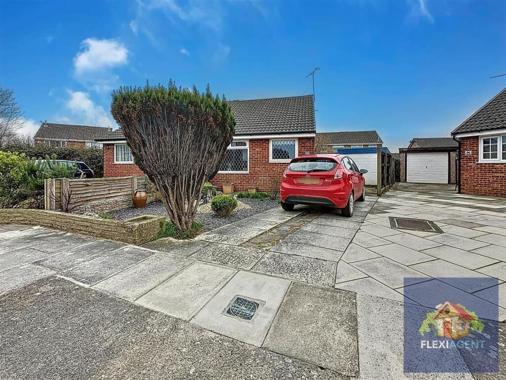 Buy or rent a property | Totnes Drive, Southport PR9 9GH